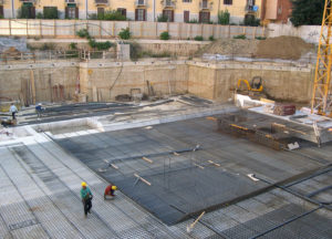 Nuovo edificio con parcheggi in via Desenzano